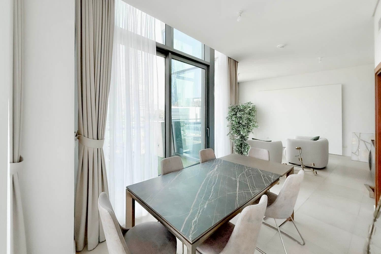 Dining area with Downtown Dubai view