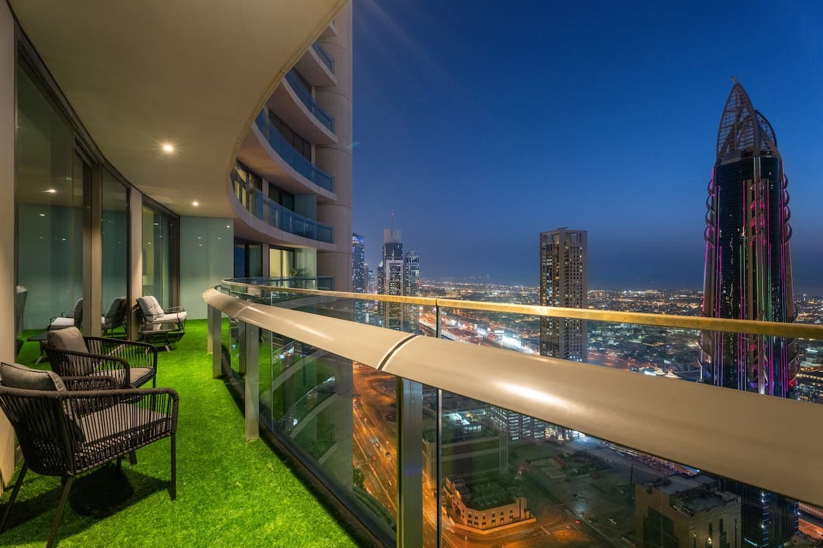 Stylish 2 Bedroom Apartment, Sleeps 8 | Burj Vista